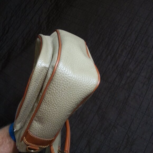 Vintage Dooney & Bourke Leather  Handbag Purse Messenger  Light Brown & Brown - Picture 10 of 16